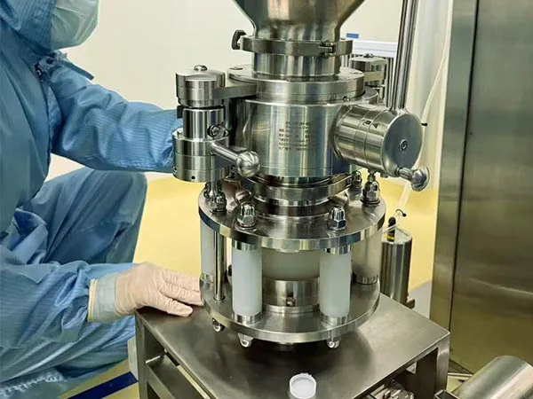 Geteilte Absperrklappen mit hohem Rückhaltevermögen ermöglichen den Pulvertransfer im Nanogrammbereich